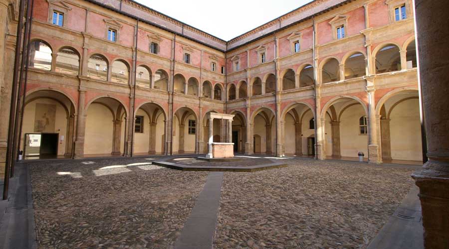 تحصیل در دانشگاه بولونیا ایتالیا